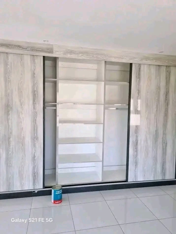 Wardrobe interior shelving